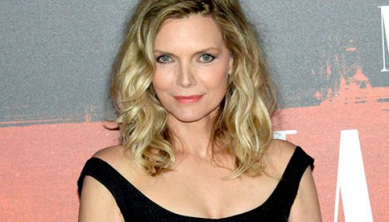 michelle-pfeiffer-0912321