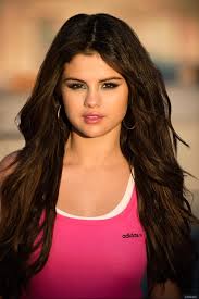 Schön, jung - und einsam: Selena Gomez c/o hdwallpaperszon.com