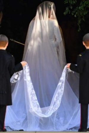 Designerin Emilia Wickstead „extrem traurig“ wegen Kommentar über Meghan Markles Hochzeitskleid