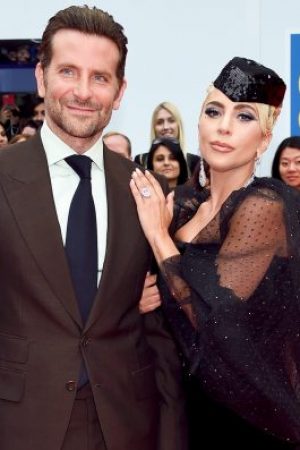 Lady Gaga spricht von einer “unmittelbaren Verbindung” mit Bradley Cooper und lobt sein Singen