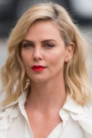 charlize-theron-weight-gain-for-role-1524165339