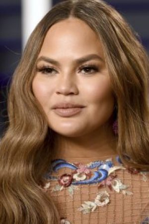 Chrissy Teigen will neuen Müttern helfen, psychisch gesund zu bleiben